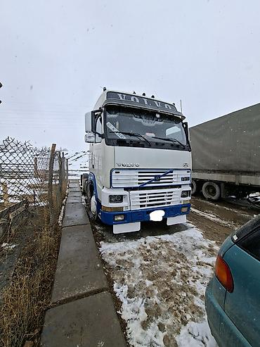 топливный бак на фуру: Тягач, Volvo, 2001 г., Тентованный — 3
