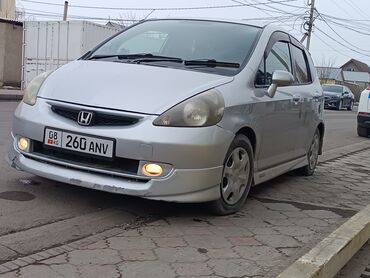 фит спорт: Honda Fit: 2002 г., 1.3 л, Вариатор, Бензин, Хэтчбэк