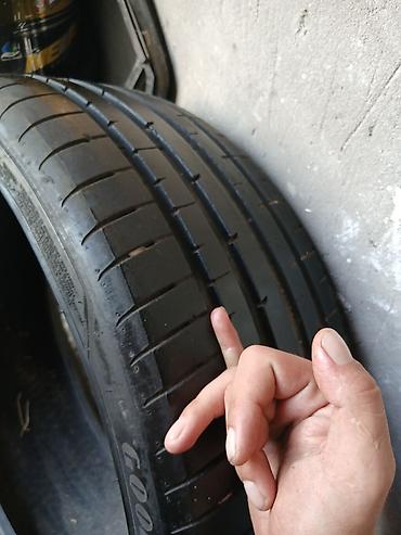 islenmis teker satisi: Goodyear markalı avtomobil şinləri. Şinlərin ölçüsü 245/35 ZR20, yük — 3