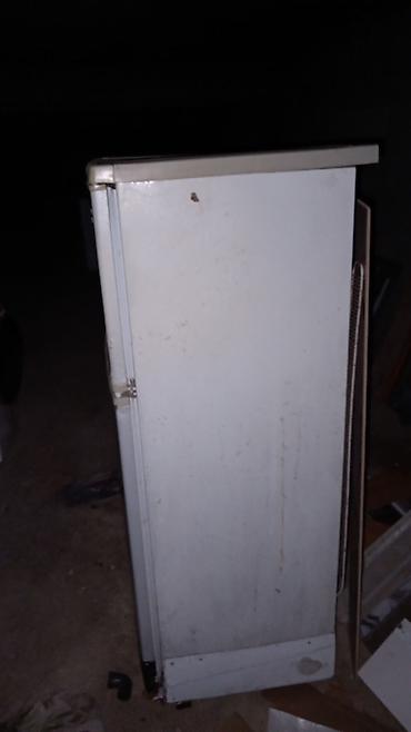 Soyuducular: İşlənmiş soyuducu alıram Xüsusiyyətlər: - Üst kamera dondurucu, alt — 4