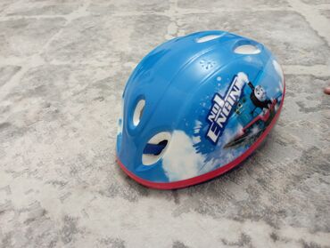 шлем горнолыжный: Детский шлем от одного до четырёх лет удобный мягкий от компании "