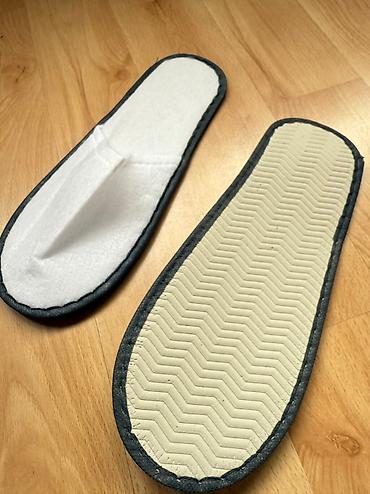 Домашние тапочки: ОДНОРАЗОВЫЕ ТАПОЧКИ. Пара одноразовых тапочек белого цвета с закрытым — 3