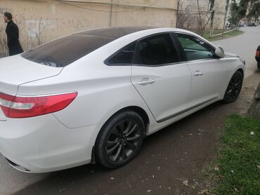 Hyundai: Hyundai Azera: 2.4 l | 2012 il Sedan