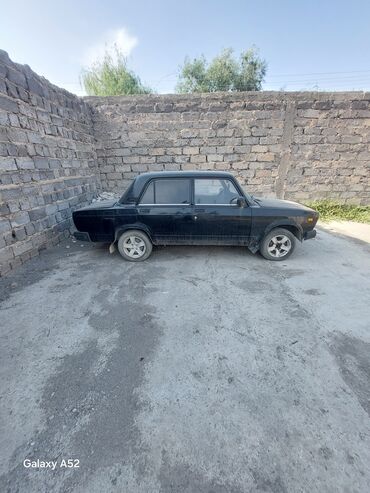 срочно срочно продаю: ВАЗ (ЛАДА) 2107: 2010 г., 1.6 л, Механика, Бензин, Седан