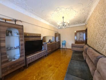 Köhnə tikili: Bakı, 3 otaqlı, Köhnə tikili, m. Qara Qarayev, 72 kv. m — 2