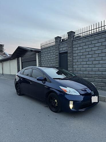 купить авто киргизия: Toyota Prius: 2015 г., 1.8 л, Вариатор, Гибрид — 2