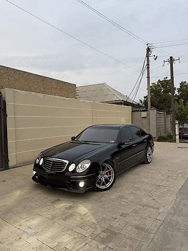 Mercedes-Benz E-Class: 2003 г., 5 л, Автомат, Бензин, Седан