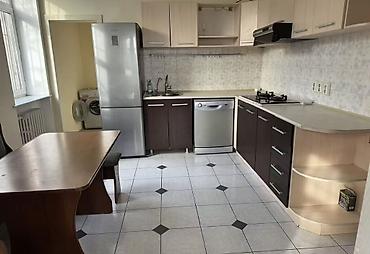 Продажа коттеджей и домов: 🏡 Срочно продаётся большой и просторный дом в Бишкеке! Продаётся — 9