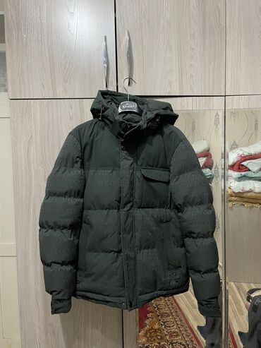 белый пуховик: Эркектердин курткасы, M, Dixi Coat, Жаңы, түсү - Жашыл