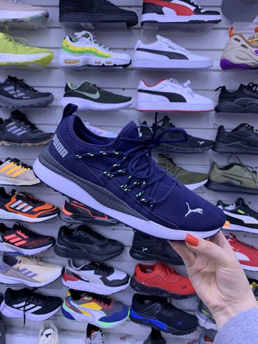 Кроссовки и спортивная обувь: Кроссовки мировых брендов Мы уже 7 лет радуем клиентов оригинальной at lalafo.kg — 13 Кроссовки и спортивная обувь: Кроссовки мировых брендов Мы уже 7 лет радуем клиентов оригинальной — 13