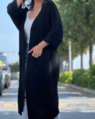 Džemperi, kardigani: Kardigani 2100din
univerzalna — 5