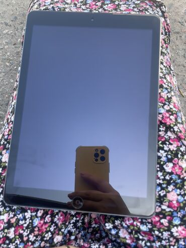 стекла для планшетов apple ipad air: Планшет, Apple, Б/у, цвет - Серебристый
