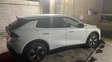 движок 220: Changan Qiyuan Q05: 2025 г., Электромобиль, Кроссовер — 2