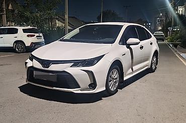 Toyota: Toyota Corolla: 2021 г., 1.8 л, Вариатор, Гибрид, Седан — 2