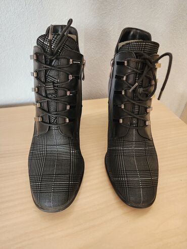 обувь из турции: Ботинки и ботильоны 39, цвет - Черный