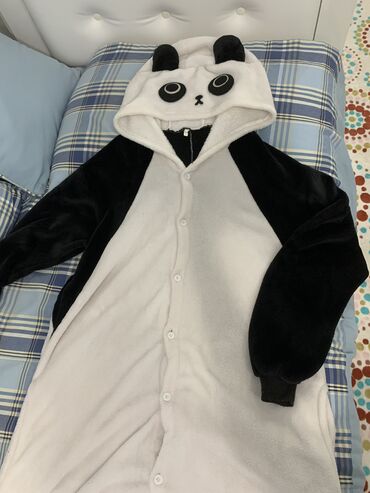 Другие детские вещи: Кенгуруми панда, носила 1 раз не подошел размер, на рукавах чуть чуть