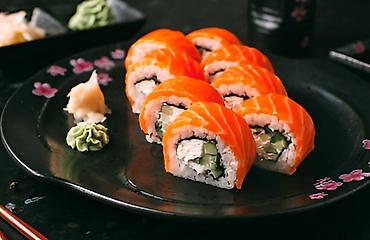 Готовые блюда, кулинария: Сеты суши и роллов - Ассорти роллов: классические, запечённые и с — 41