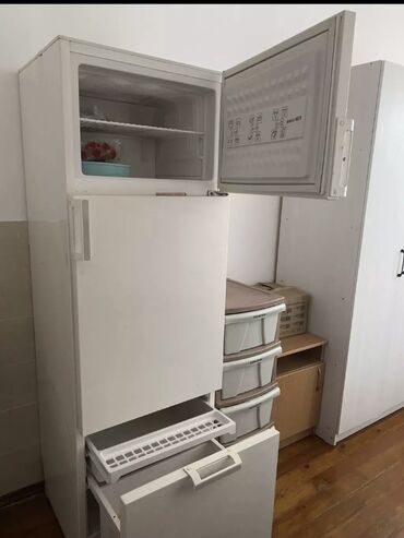 трехкамерный холодильник: Холодильник Beko, Б/у, Трехкамерный