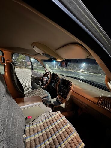 Ford: Ford Explorer: 2002 г., 4 л, Автомат, Газ, Внедорожник — 9