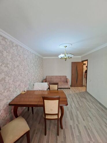 Köhnə tikili: Bakı, 2 otaqlı, Köhnə tikili, m. Neftçilər, 35 kv. m