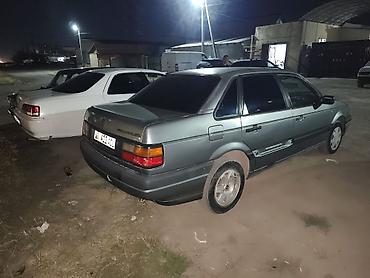 box: Volkswagen Passat: 1988 г., 1.8 л, Механика, Бензин, Седан — 3