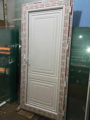 Plastik qapılar: Yeni Plastik qapı 70x200 sm Zamok və çərçivə ilə, Zəmanətli, Ödənişli quraşdırma, Ödənişli çatdırılma — 30