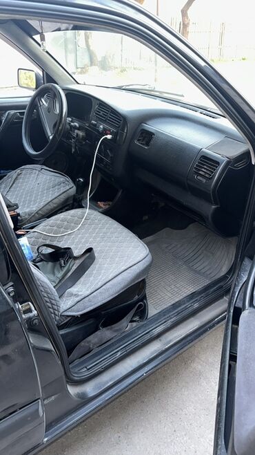 порог гольф 3: Volkswagen Golf: 1993 г., Механика, Хетчбек