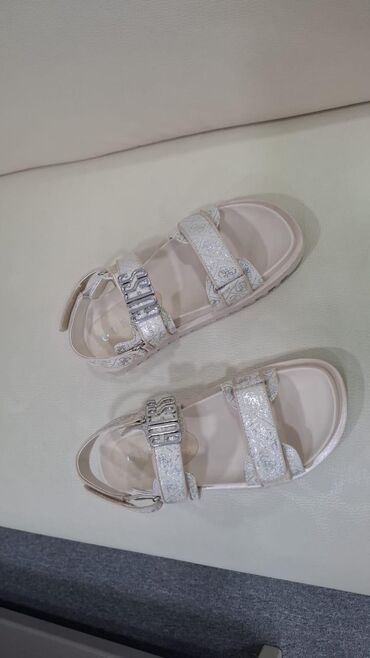 женские свитера из ангоры: Guess, Размер: 41, цвет - Серебристый, Новый