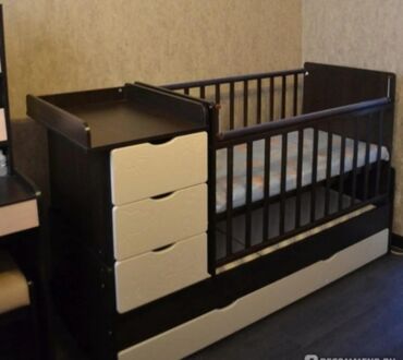 бу кровати для детей: Кроватка 10000сом привезена с россии качается с маятником