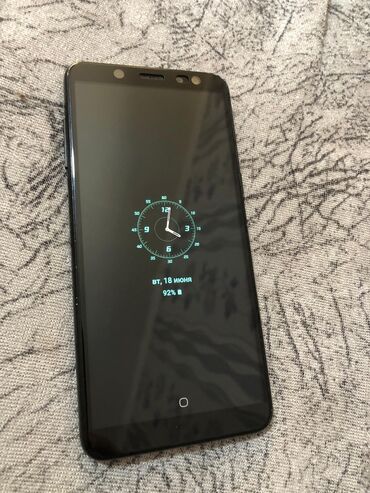 cat telefonlari: Samsung Galaxy A8 2018, 32 ГБ, цвет - Черный, Сенсорный, Отпечаток пальца, Две SIM карты