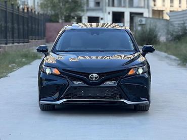 Toyota Camry: 2021 г., 2.5 л, Автомат, Бензин, Седан