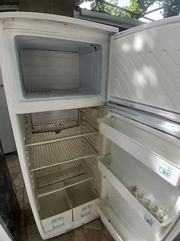 Soyuducular: İkiqat qapılı soyuducu - Üst hissədə dondurucu bölmə, aşağıda əsas — 19