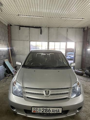 Toyota: Toyota Ist: 2004 г., 1.5 л, Автомат, Бензин, Хэтчбэк — 2