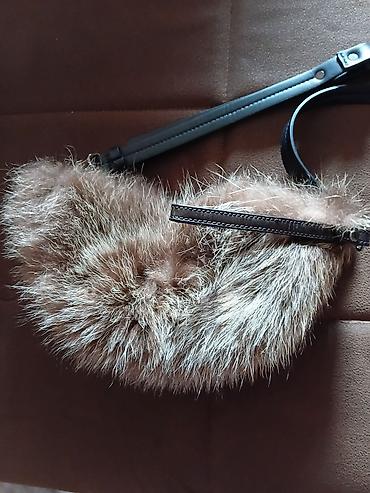 Modni rančevi: Plišana torbica sa krznom – polumesec/banana model - Materijal — 5