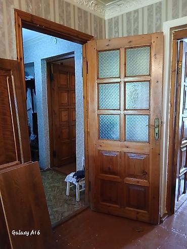 pencere qapi: Taxta iç qapı – şüşəli klassik model - Material: təbii ağac — 2