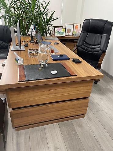 Ofis dəst mebeli: Ofis mebel dəsti – iş otağı üçün funksional və geniş saxlama həlli — 10