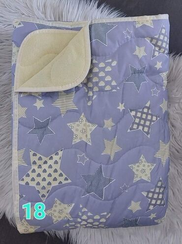 Ostali kućni dekor: Štep deke-140*200
Materijal-pamučno platno,frotir
Cena-1800 din — 3