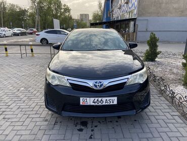 четырка машина: Toyota Camry: 2011 г., 2.5 л, Автомат, Гибрид, Седан