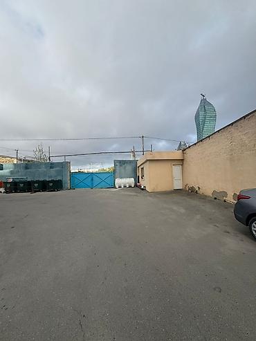 Qaraj satılır: Yeraltı dayanacaqda fərdi parkinq yeri Satılır: 25 kv.m qaraj – — 7