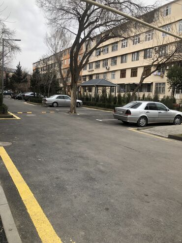 qara qarayev metrosu: Bakı, 8-ci kilometr, 4 otaqlı, Köhnə tikili, m. Qara Qarayev, 112 kv. m