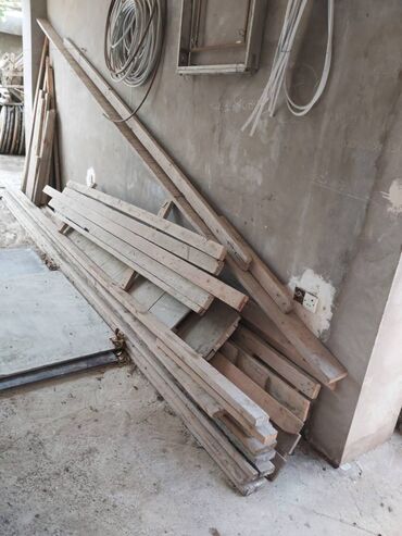 Digər taxta-şalban: Tikinti materialları 5 x 10 x 400 sm taxta satılır