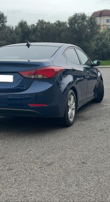 elantra disk: Hyundai Elantra: 1.8 l | 2015 il Sedan