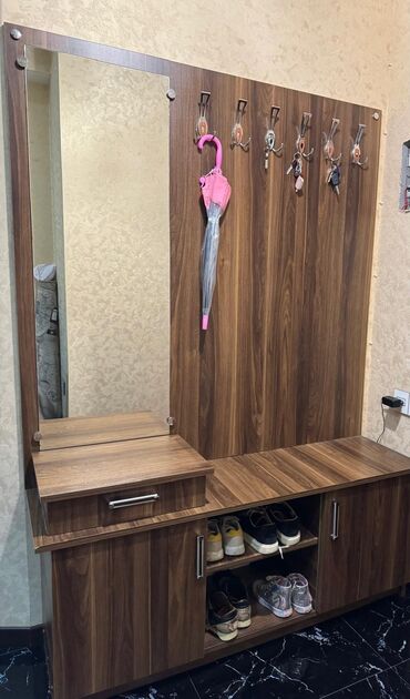 Dolablar: Dehliz dolabı 120 AZN ela veziyetde tecili satılır ehmedli Fatime 54