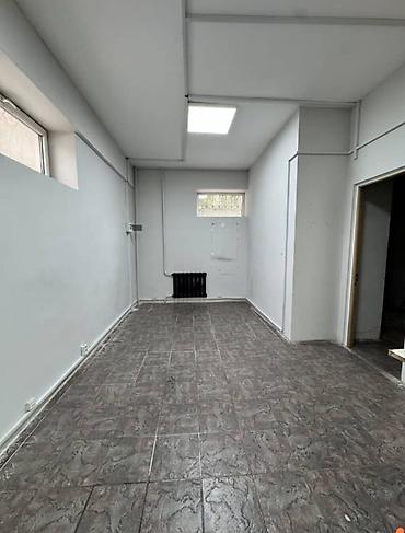 Аренда офисов: Сдаю Офис целиком: 800 м², В административном здании, С ремонтом, Первая линия, С отдельным входом, С отдельным санузлом — 13