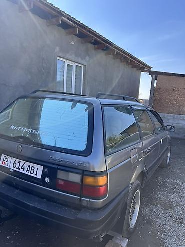 212 машина: Volkswagen Passat: 1989 г., 1.8 л, Механика, Бензин, Универсал — 2