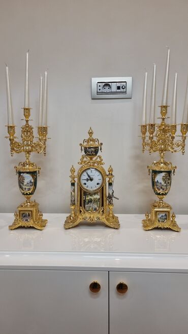 ev saatı: Original italyan bronz şamdan saat dəsti. Üzəri 750 qızıl suyuna