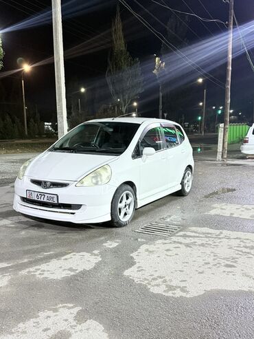 туманник на фит: Honda Fit: 2001 г., 1.3 л, Автомат, Бензин, Хэтчбэк