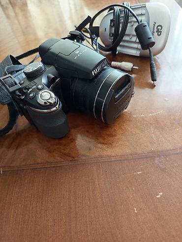 Фото и видеокамеры: Fujifilm FinePix S seriyalı rəqəmsal fotoaparat Xüsusiyyətlər: - 14 — 2