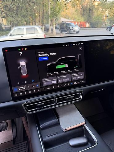 lexsus ls: Lixiang L9: 2022 г., 1.5 л, Автомат, Гибрид, Внедорожник — 8