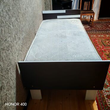 Çarpayılar: İşlənmiş, Təknəfərlik çarpayı, Bazasız, Matras ilə — 7